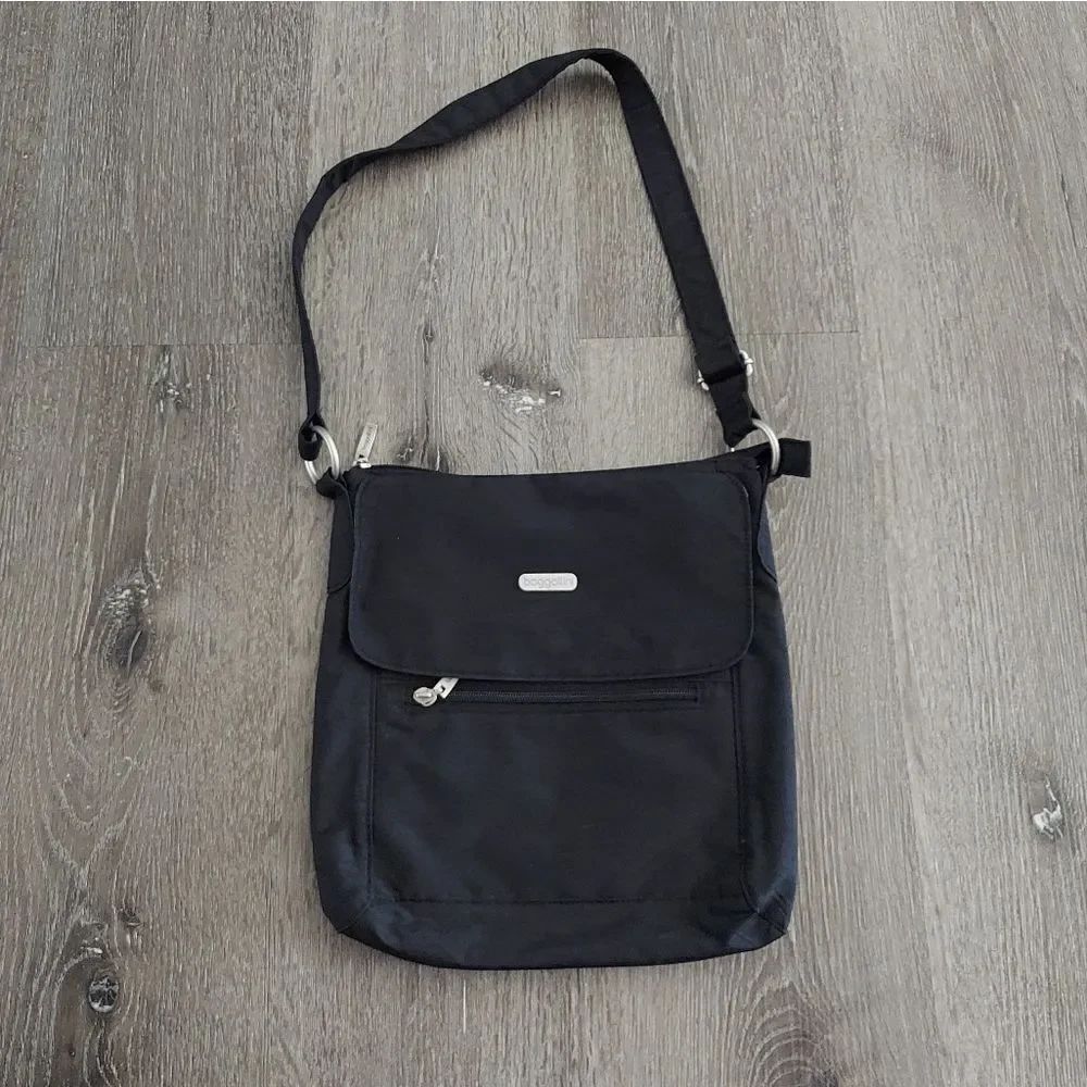 Baggallini Black Nylon Shoulder Bag